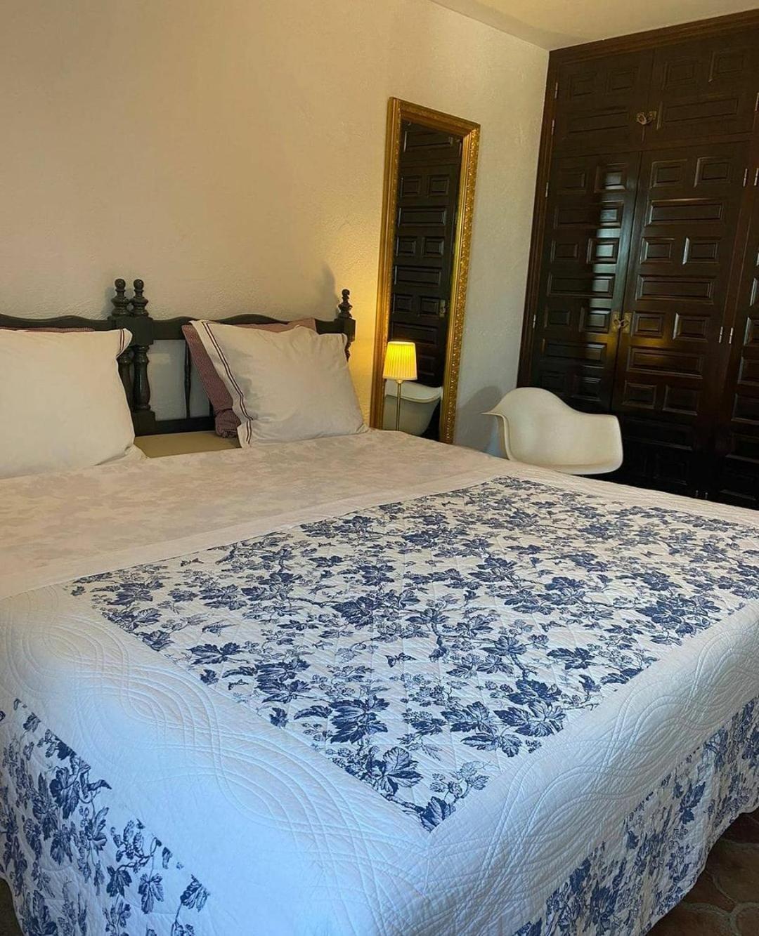 El Nispero Dulce Bed & Breakfast Alcaucin Exterior photo